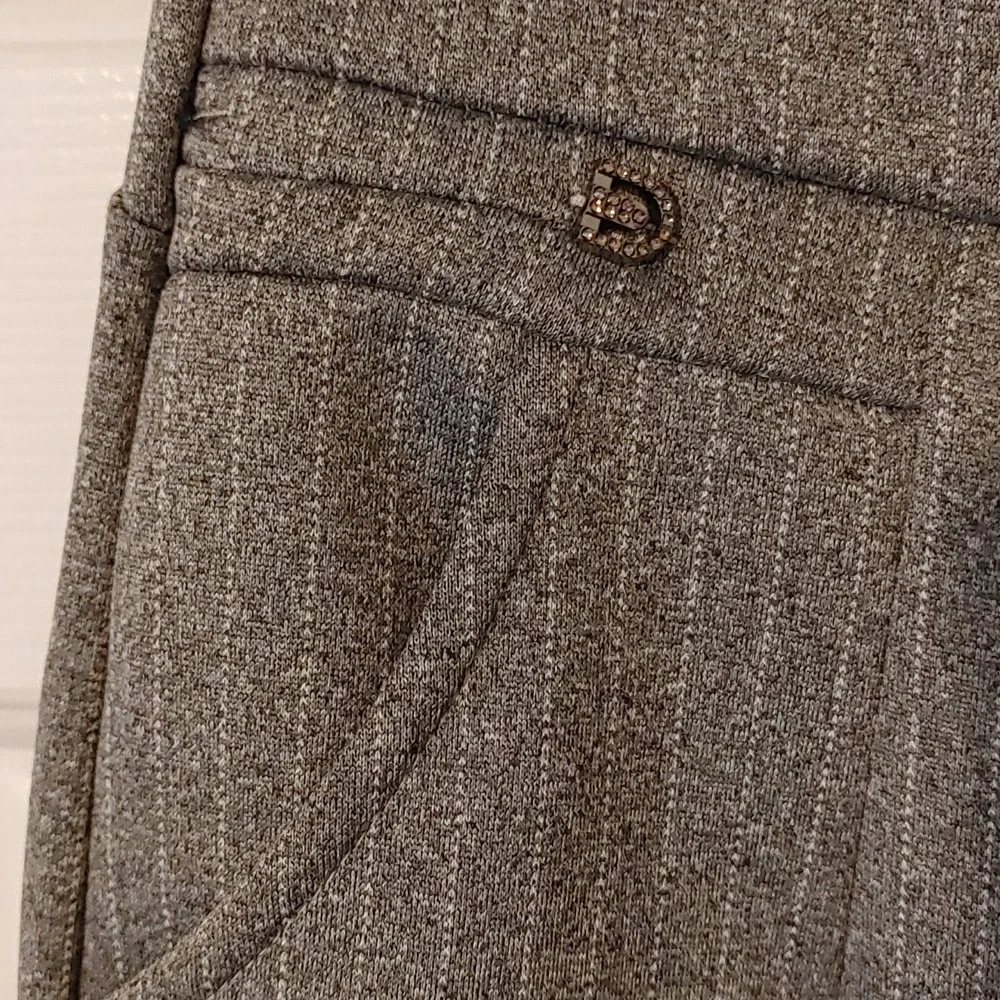 NWT Women's Sz Lg Gray Pinstripe Knee-Length Capri Pant Academia Grunge Preppy